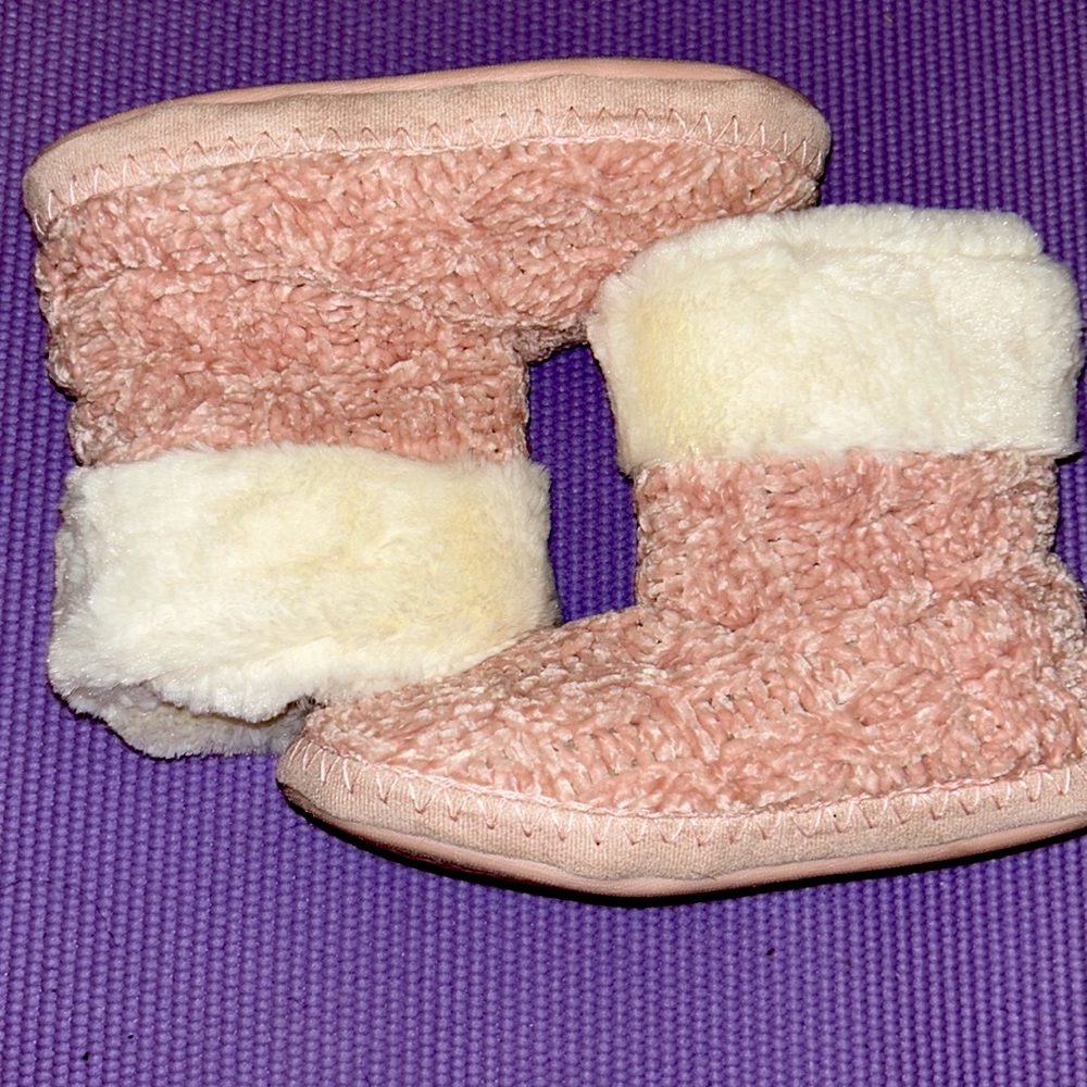Faux Fur Slipper Booties - Picture 4 of 5